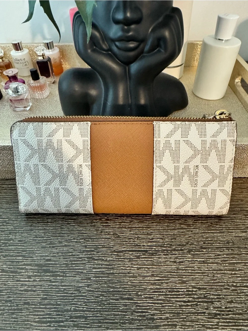 Michael Kors Cream & Brown Logo Zip-Around Wallet - Picture 3 of 4